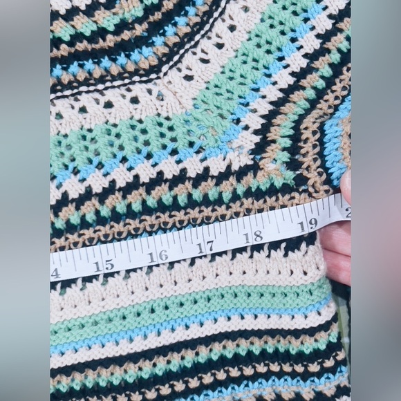 Crocheted Knit bottom up  Cardigan small size like new condition charming - Picture 11 of 15